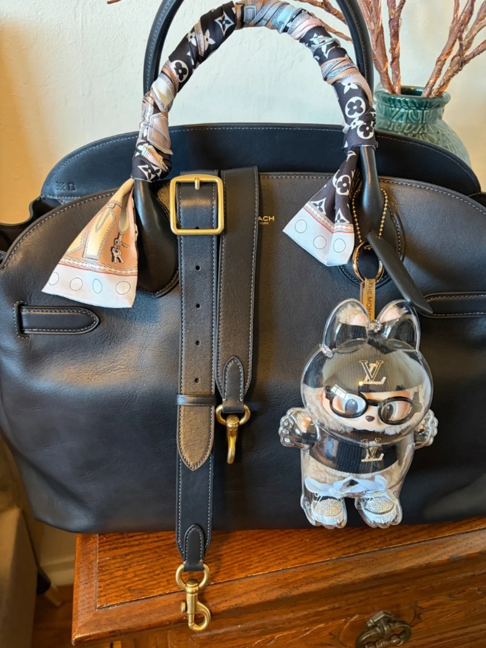 Coach Soft Empire Carryall 48 – Black – Excellent Condition - Picture 2 of 9